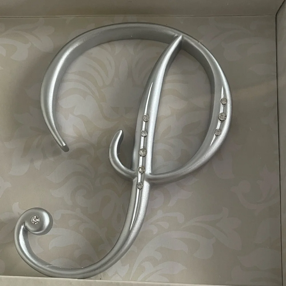 Lillian Rose Special Occasion Cake Monogram Initial (P)